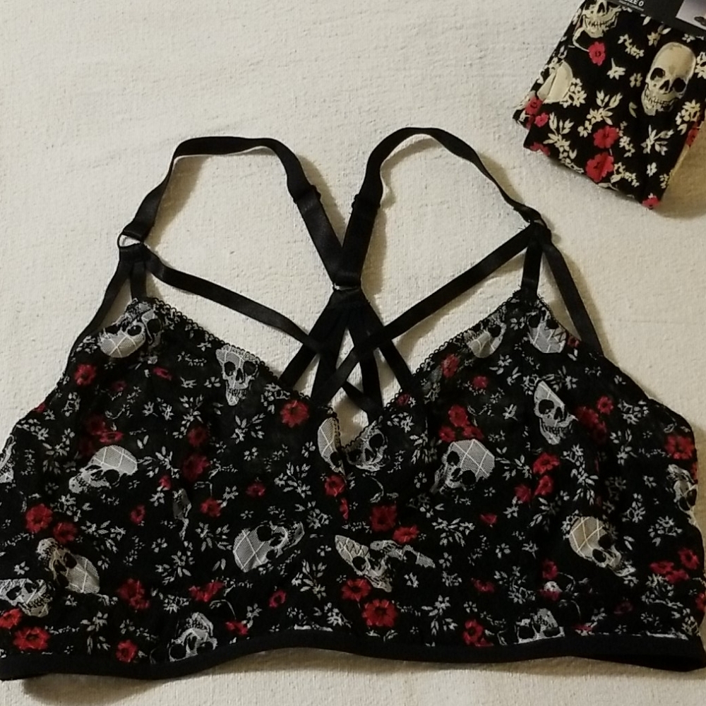 Torrid Skull&Roses Strappy Bralette Sz 1